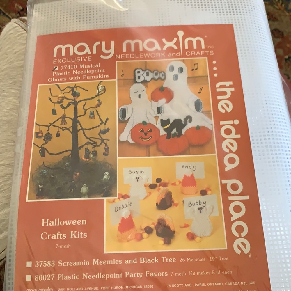 Halloween crafts needlework mint in bag